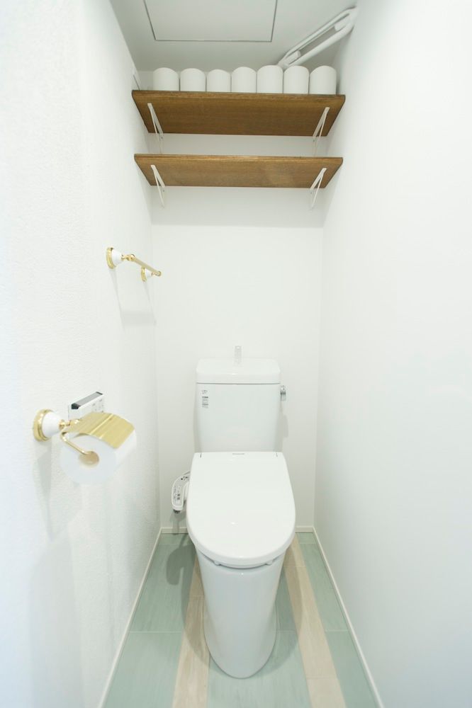 カウンター付きキッチンリノベーション, ゼロリノベ ゼロリノベ Minimalist style bathroom