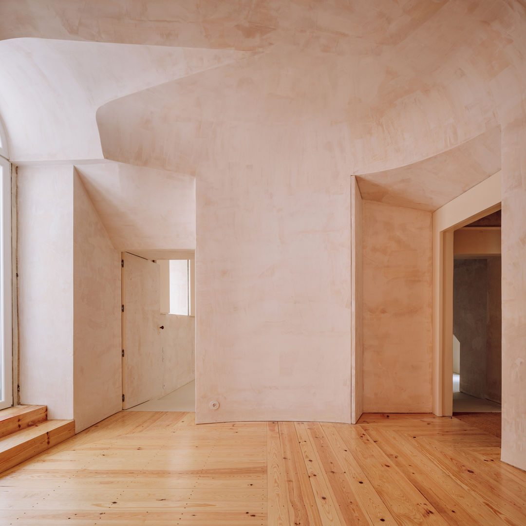 S Vicente Guesthouse I (1st Floor), CASCA CASCA Minimalist corridor, hallway & stairs