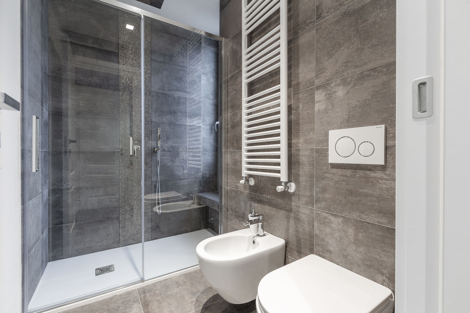 Bagno in pietra naturale Yome - your tailored home Bagno in stile classico spa, cabina doccia, Porcelanosa