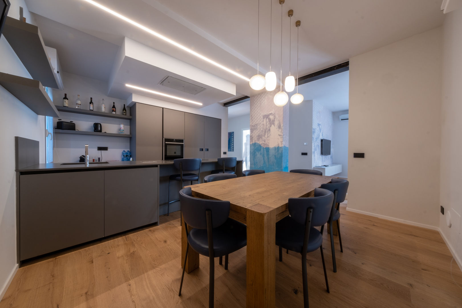 CUCINA E PRANZO GIULIA ANNOVI HOME DESIGN Sala da pranzo moderna Legno Effetto legno Illuminazione