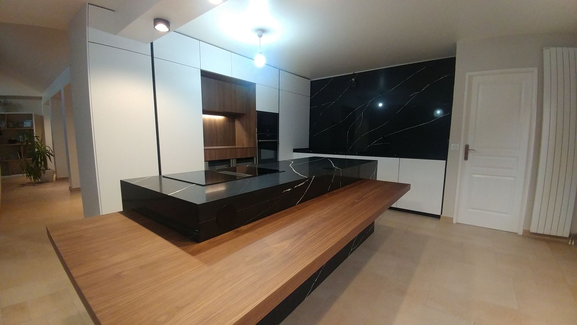 Cozinha Noir et Blanc, Alquimia Alquimia Dapur Gaya Eklektik Cabinets & shelves