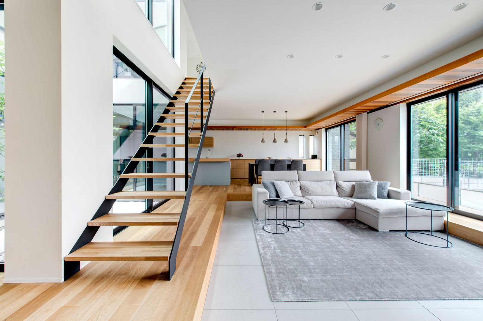 眺望に伸びる家, TERAJIMA ARCHITECTS／テラジマアーキテクツ TERAJIMA ARCHITECTS／テラジマアーキテクツ Modern living room