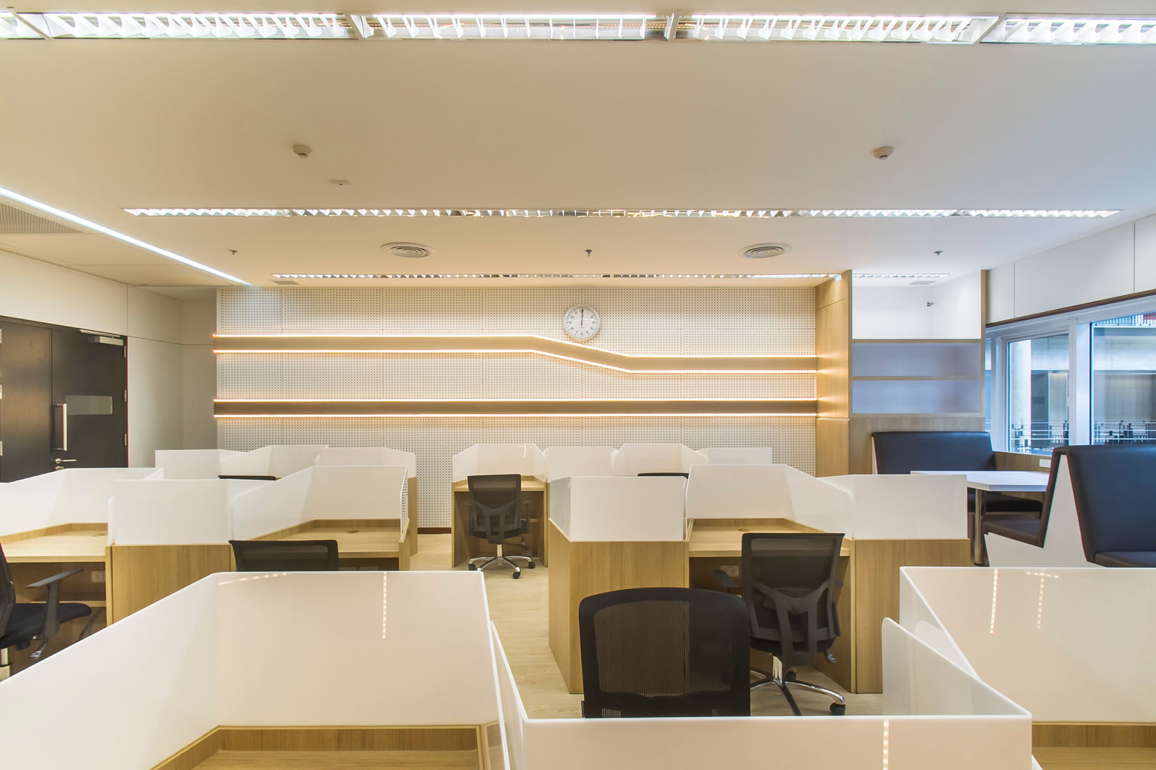 Mahidol Free lab, Modernize Design + Turnkey Modernize Design + Turnkey Ruang Studi/Kantor Modern Kayu Wood effect