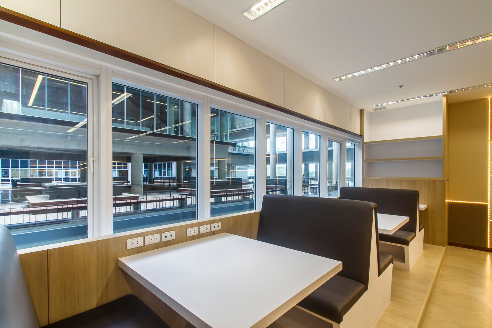 Mahidol Free lab, Modernize Design + Turnkey Modernize Design + Turnkey Ruang Studi/Kantor Modern Kayu Wood effect