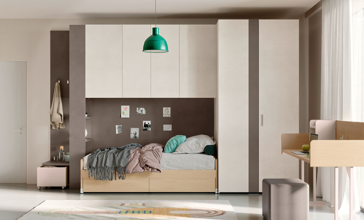 Cameretta a ponte. L&M design di Cinzia Marelli Camera da letto moderna Legno composito Trasparente arredamento monza e Brianza, arredamneto milano, arredamento varese, interior design, progettare casa