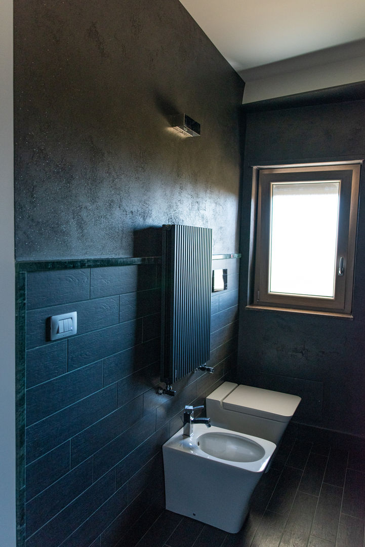 BAGNO NERO, antonio felicetti architettura & interior design antonio felicetti architettura & interior design Modern bathroom