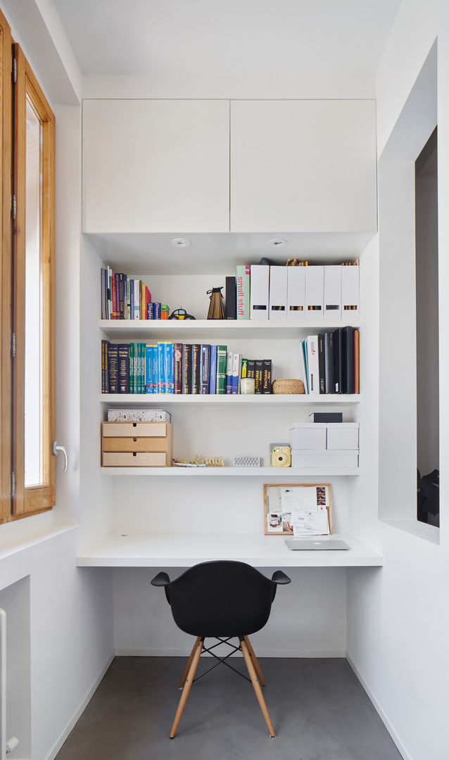 homify Minimalist study/office