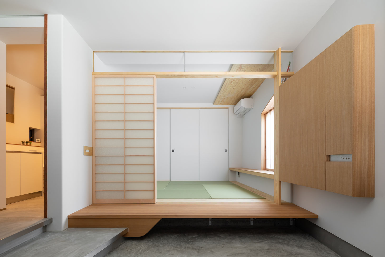 螺旋×shelf, 一級建築士事務所 SAKAKI Atelier 一級建築士事務所 SAKAKI Atelier أجهزة إلكترونية خشب Wood effect
