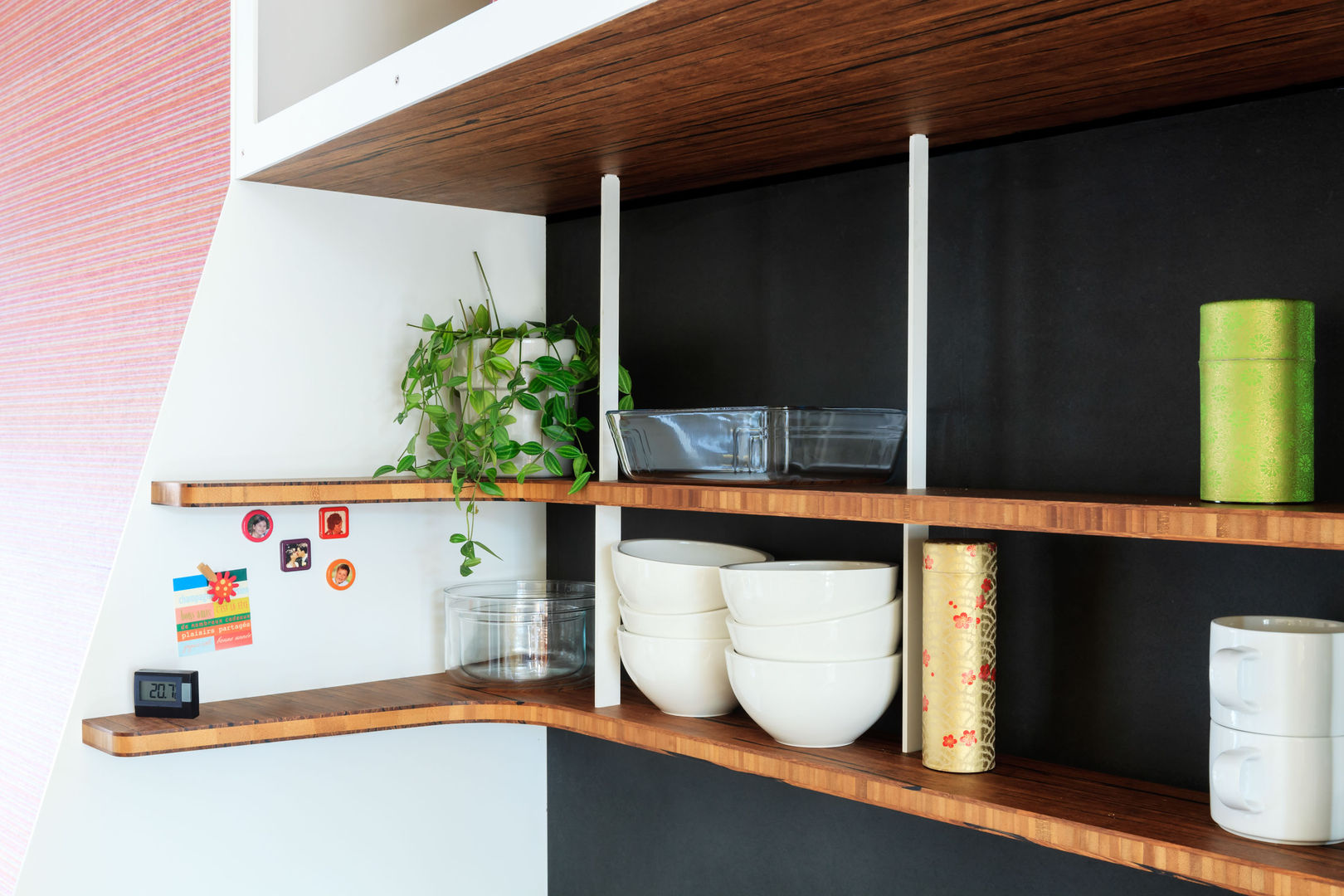 Une cuisine dans un loft complètement ouvert, JOA JOA Built-in kitchens Bamboo Green