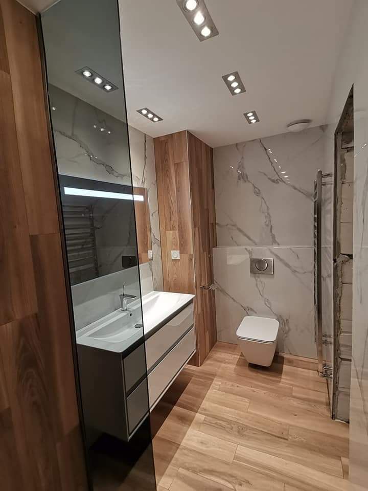 Una Reforma Integral de baño pequeño | Reformas Premium en Madrid | homify, David Mateos García David Mateos García Casas de banho modernas Azulejo