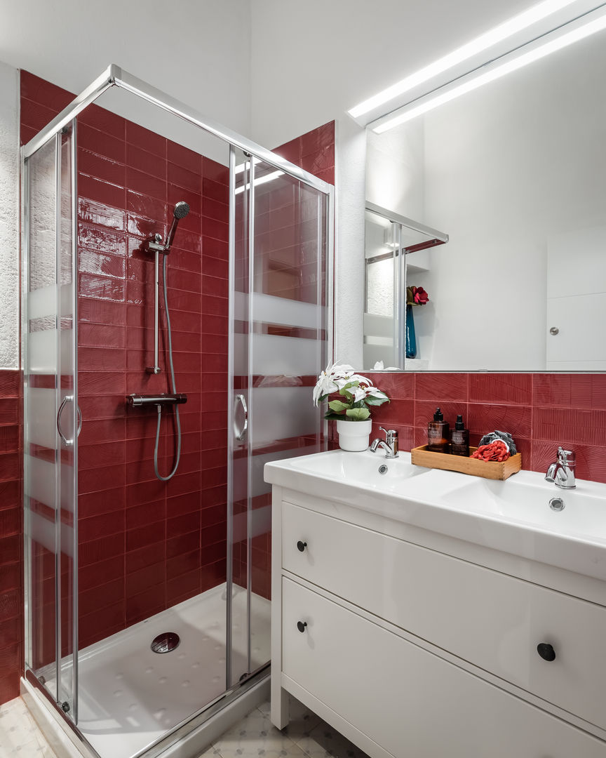 Vivienda en el Born, centro histórico de Barcelona, MANUEL TORRES DESIGN MANUEL TORRES DESIGN Modern bathroom