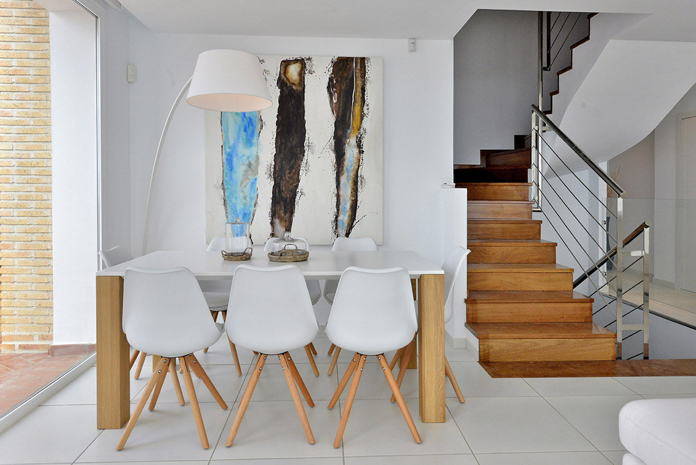 Mesa y sillas estilo nórdico - Nordic dining table and chairs Ambar Decoraciones Comedores escandinavos Mesas