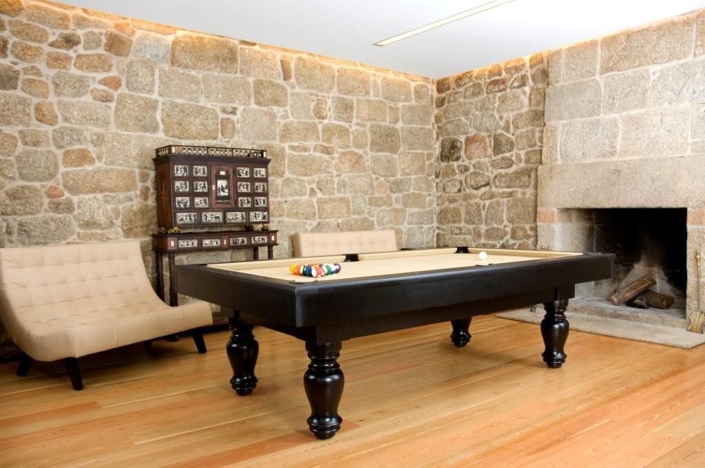 Paço dos Cunhas de Santar, one of the most prestigious wine tourism units in Portugal. Bilhares Carrinho, lda Classic style living room Wood Wood effect furniture, design, classic, mdern, bilhares carrinho, billiards, pool, wood,TV stands & cabinets