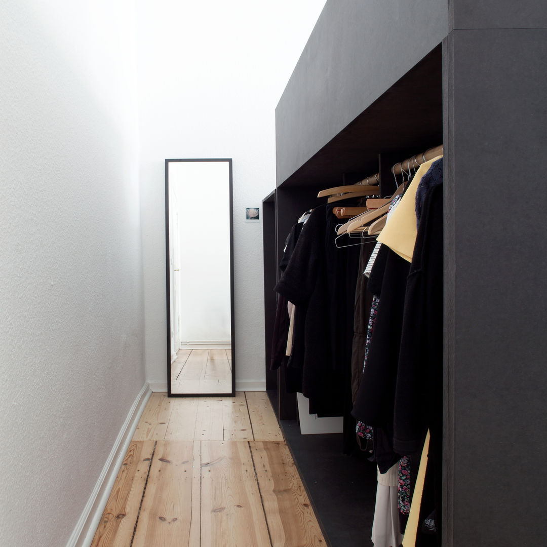 Batcaverna: Schrankbett mit 4-in-1-Funktion, Atelier Blank Atelier Blank Minimalist dressing room MDF
