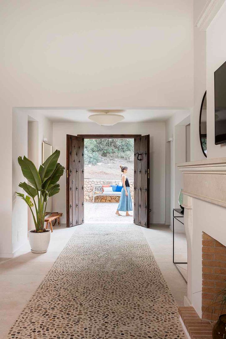 ESCARRITXO, Bloomint design Bloomint design Mediterranean style corridor, hallway and stairs