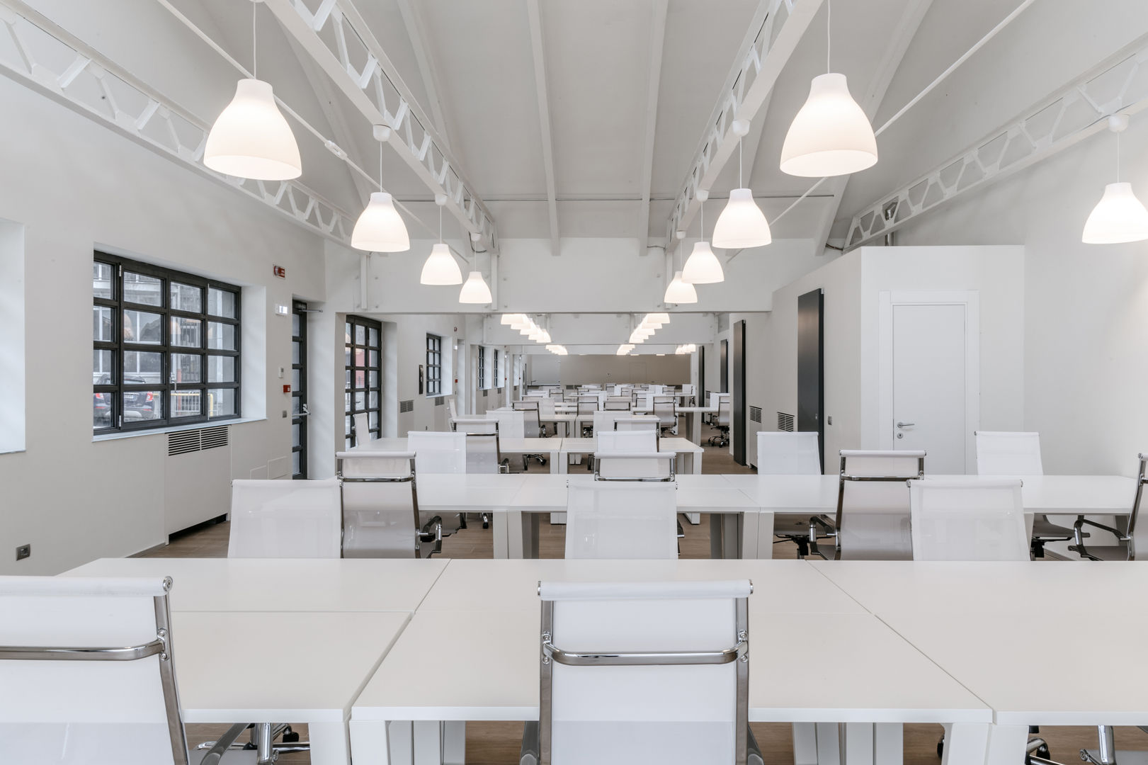 Uffici arredati, personalizzati e subito operativi a Milano, A&B Business Center A&B Business Center Studio moderno