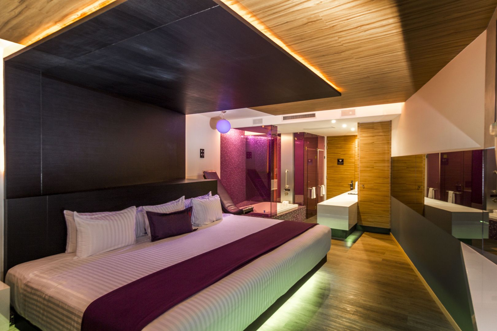 Hotel Boutique en Ciudad de México, MANUEL TORRES DESIGN MANUEL TORRES DESIGN Commercial spaces Wood Wood effect Hotels