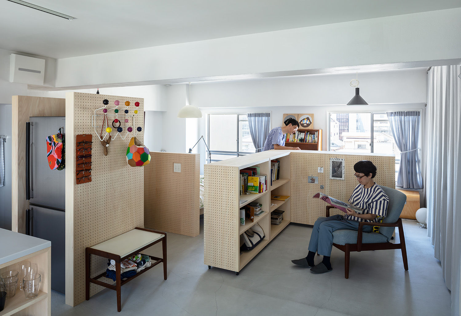 可動式家具による本棚 HAMADA DESIGN モダンデザインの 書斎 可動式家具による本棚