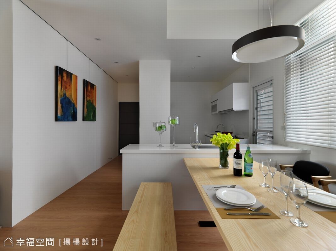 悠閒內隱 挑高舒適, 揚楊設計 Yang Square Interior Design 揚楊設計 Yang Square Interior Design غرفة السفرة