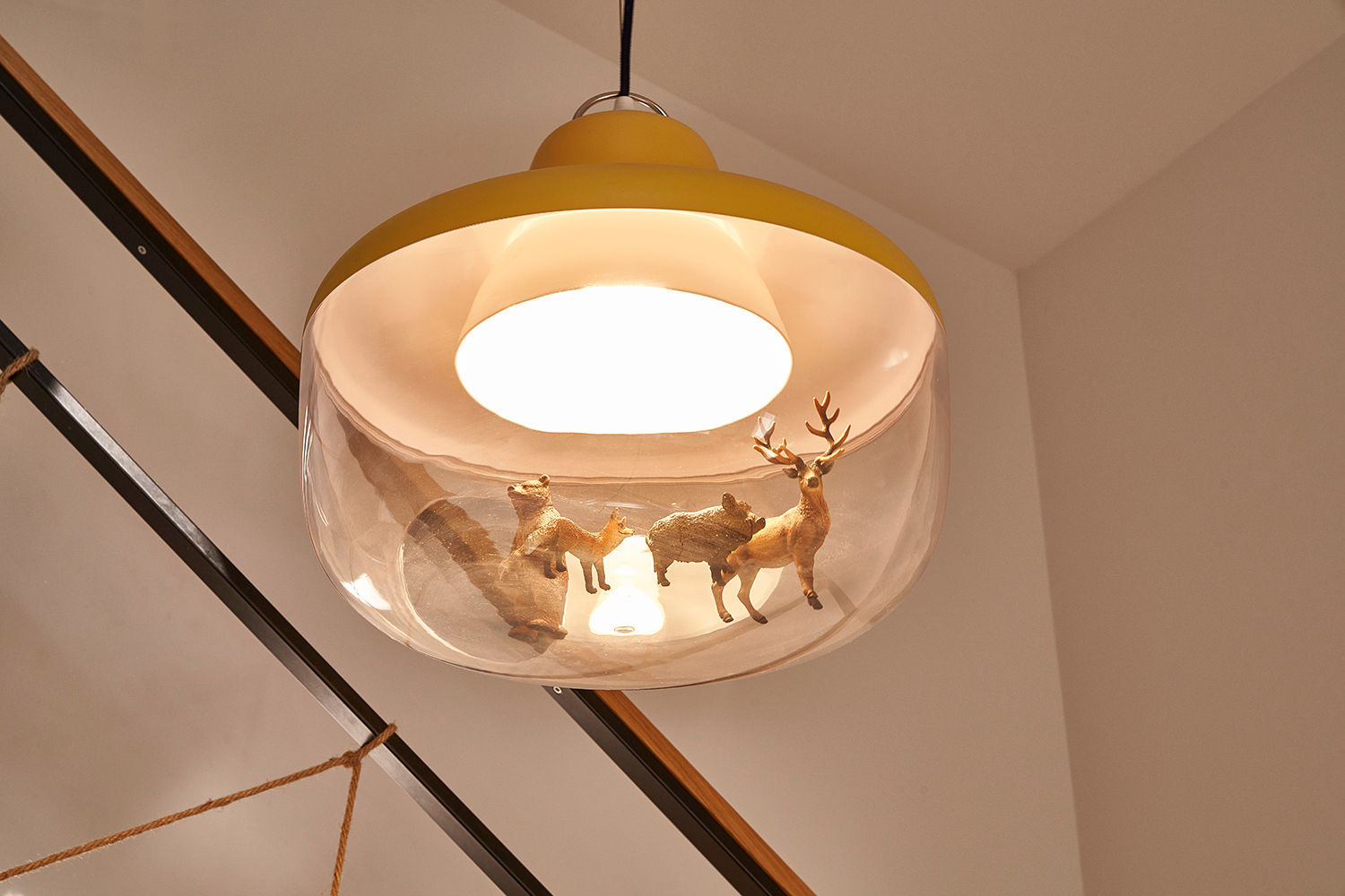 Casa con Alberca en la Costa Catalana, Bloomint design Bloomint design Nursery/kid’s room Lighting