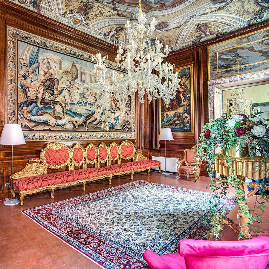 Palazzo Doria d'Angri , MULTIFORME® lighting MULTIFORME® lighting クラシックデザインの リビング