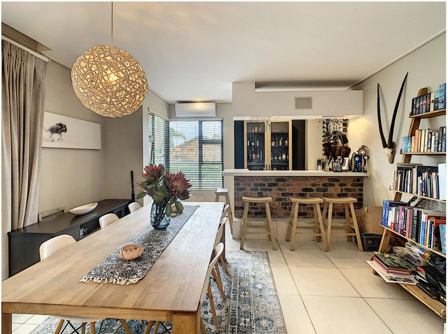 Young Couples Home Renovation, Pretoria , CS DESIGN CS DESIGN Eclectic style dining room