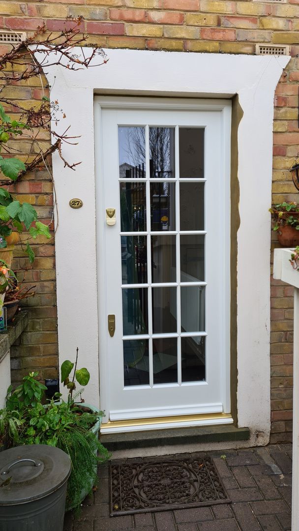 Entrance door Repair A Sash Ltd Puertas de entrada Madera Acabado en madera Entrance door