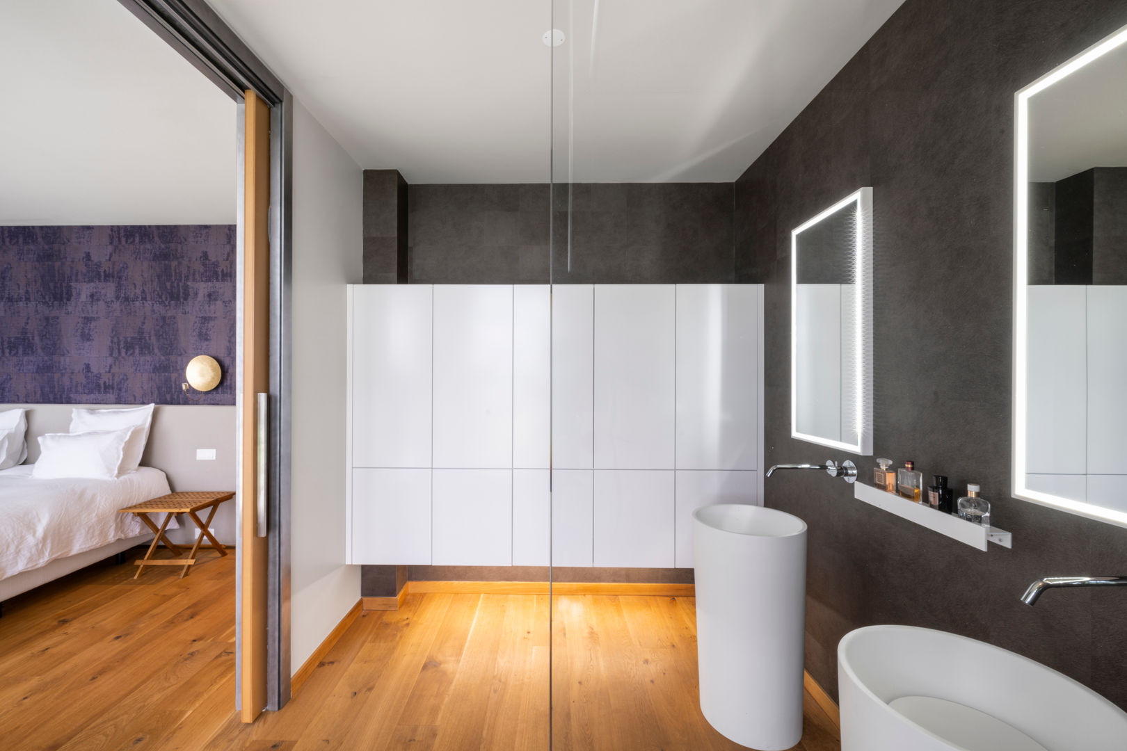 Master Bathroom - Suite Pascal Millasseau Construction Baños de estilo moderno bathroom bath room modern design wood ceramics sink minimalistic materials suite wc elegant house villa high-end