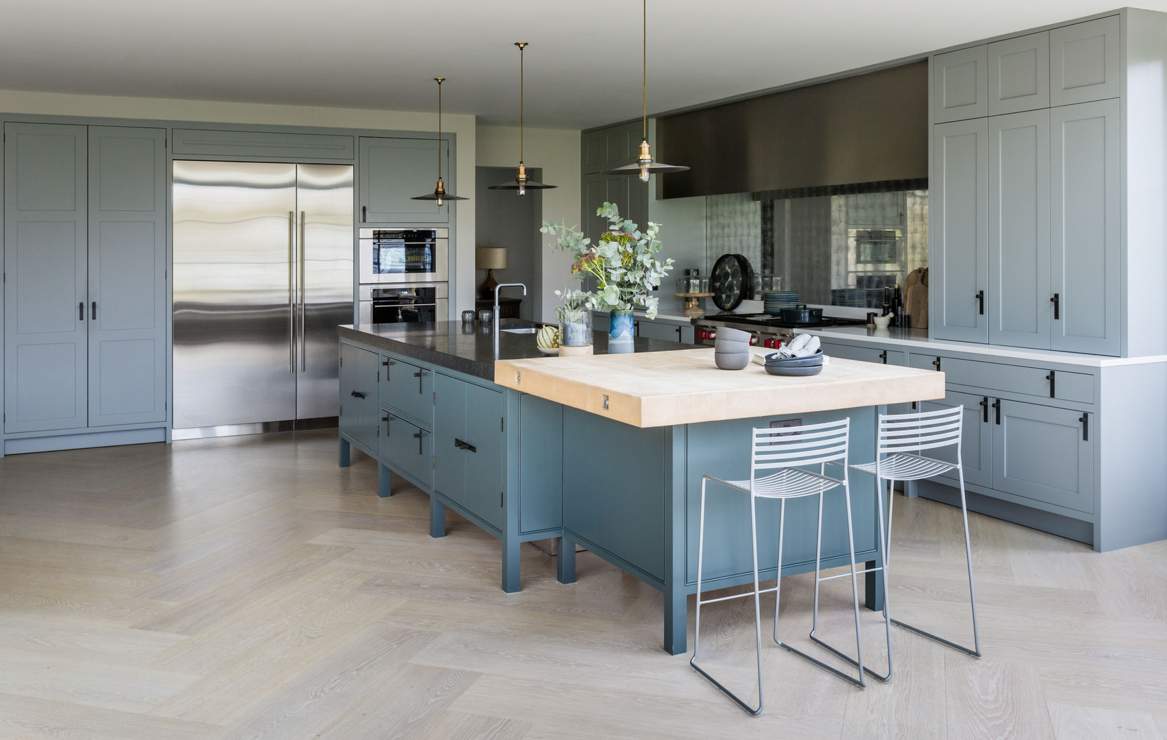 L-egant Layouts by Mowlem & Co Mowlem&Co Built-in kitchens