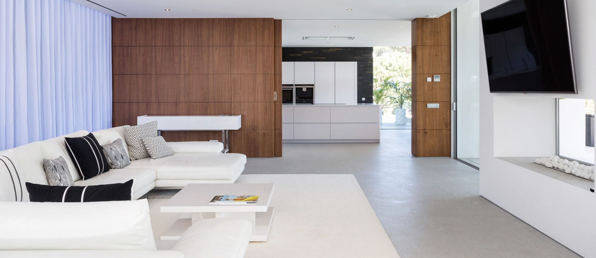 Sumptuosa Casa de Família Contemporânea em Vale do Lobo | homify