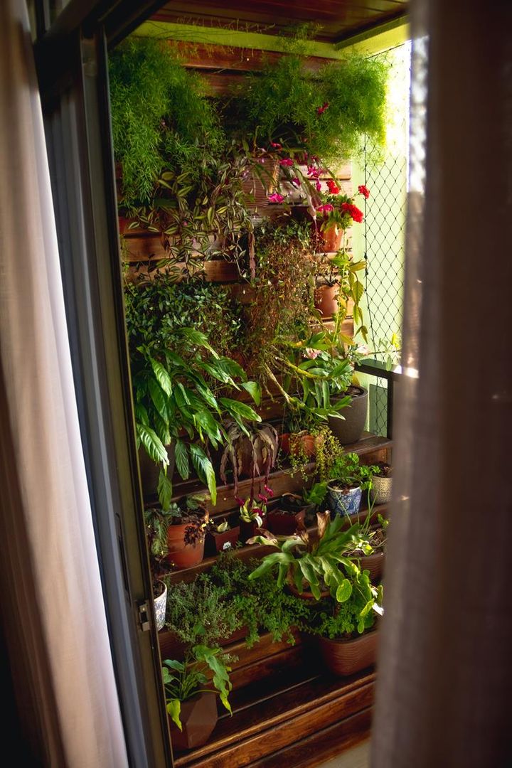 Sacada Verde- Londrina/PR, Iuca - Arquitetura e construção Iuca - Arquitetura e construção Balcony Wood Wood effect