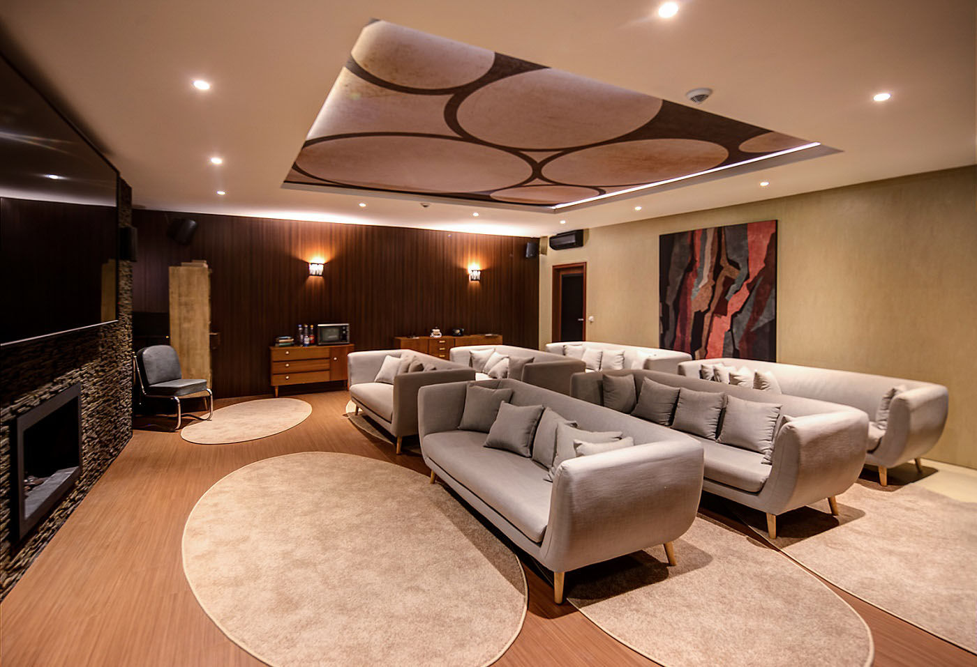 "Mafiakino", passion-muenchen passion-muenchen Eclectic style media rooms