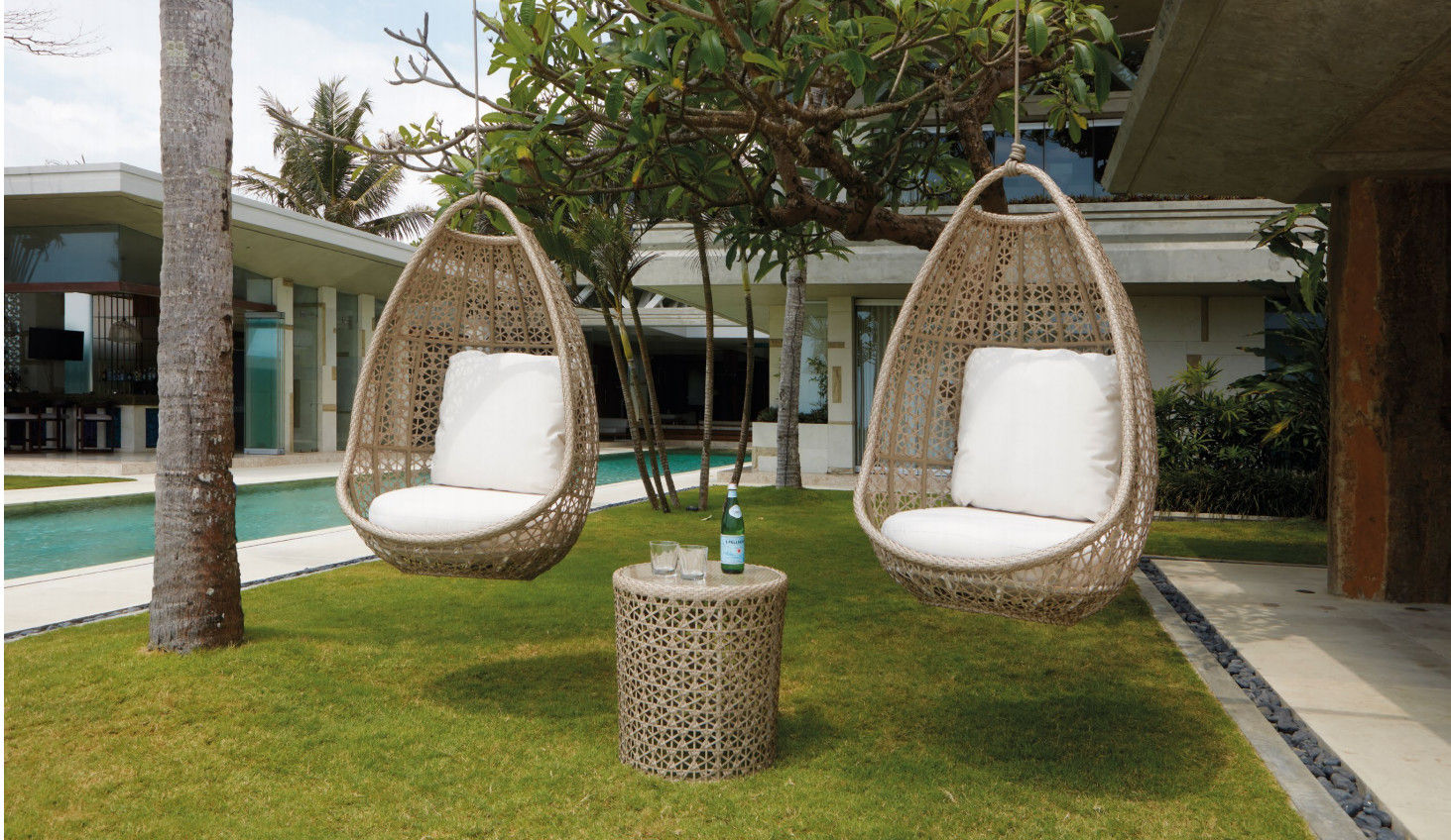 HANGING CHAIRS/SILLAS COLGANTES DE EXTERIOR, BORONIA HOME BORONIA HOME Тераса Інженерне дерево Прозорий