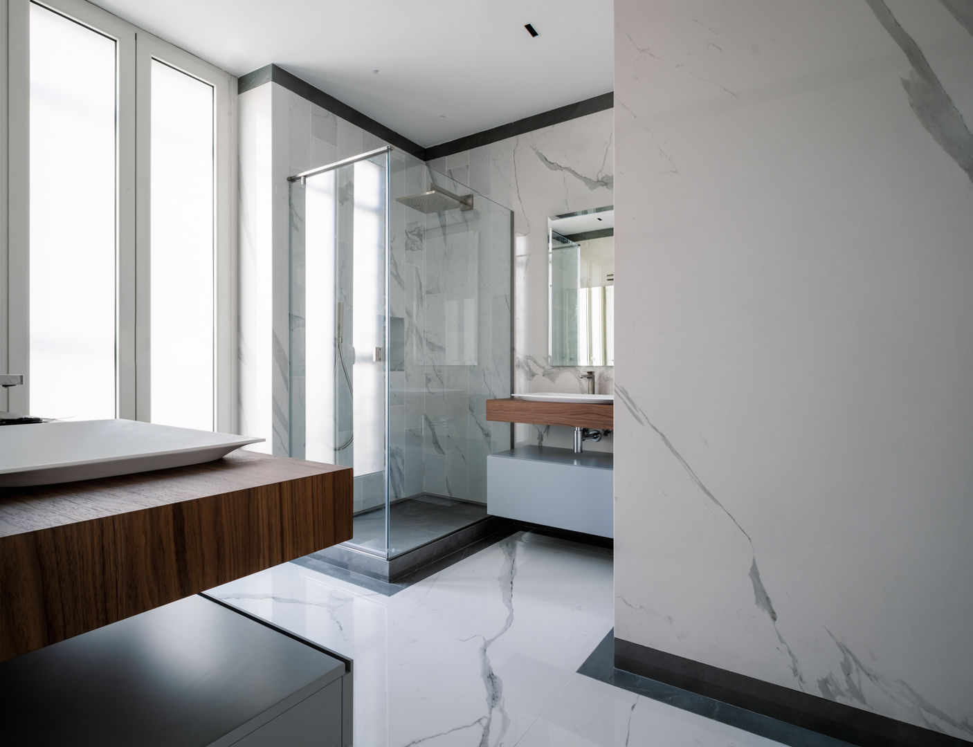 CLASSICO CONTEMPORANEO, OPA Architetti OPA Architetti Classic style bathroom Marble