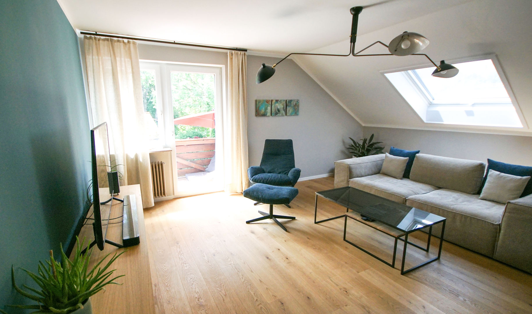 Neugestaltung eines Wohnzimmers und Flur, Tina-Madeleine Zähringer Tina-Madeleine Zähringer Livings de estilo moderno