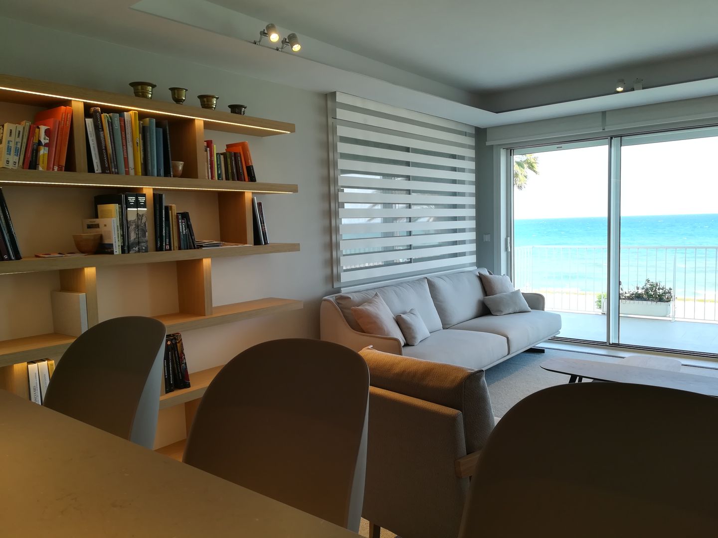 Beachfront apartment Proindo Home Tech Domotica غرفة المعيشة knx, smart home, confort, energy saving, security