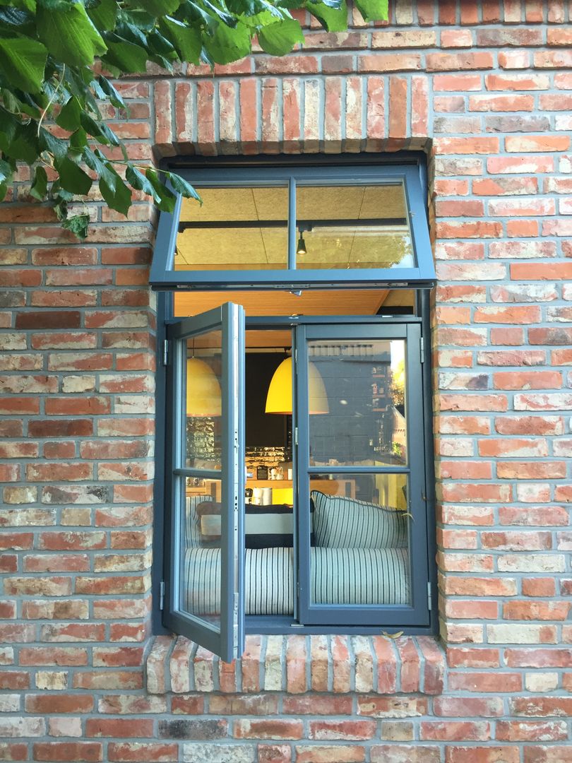 Geschmiedete Fenster & Türgitter sind auch heute noch Zierde und Schutz in  einem. Auch Kellerfenster können so ästhetisch ansprechend gesichert werden  - 1647262405s Webseite!