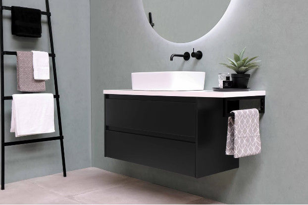 Should You Modernise Your Traditional Bathroom?, Press profile homify Press profile homify Modern bathroom