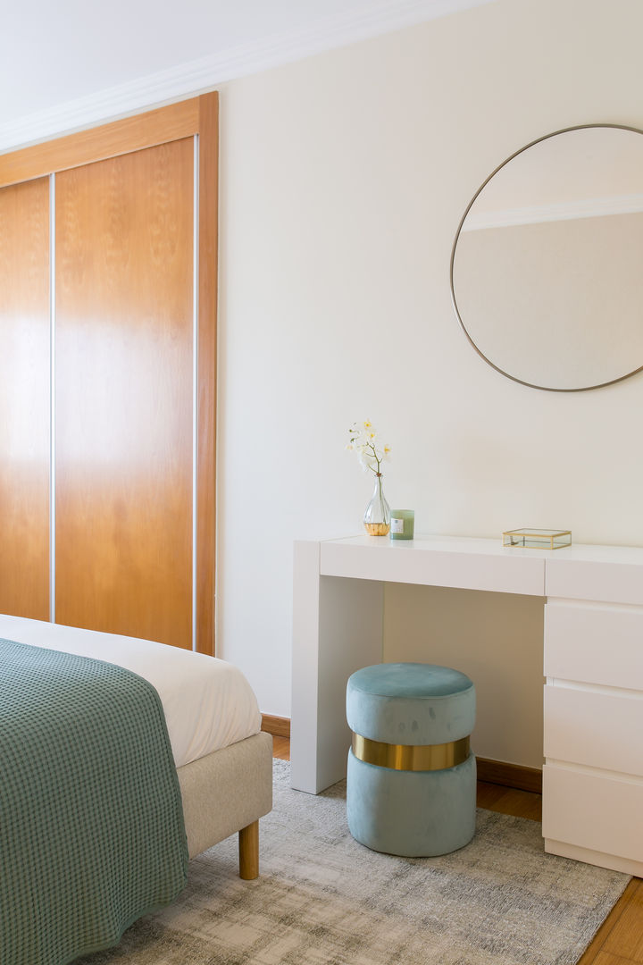Sala & Suite | Loures, Traço Magenta - Design de Interiores Traço Magenta - Design de Interiores Modern style bedroom