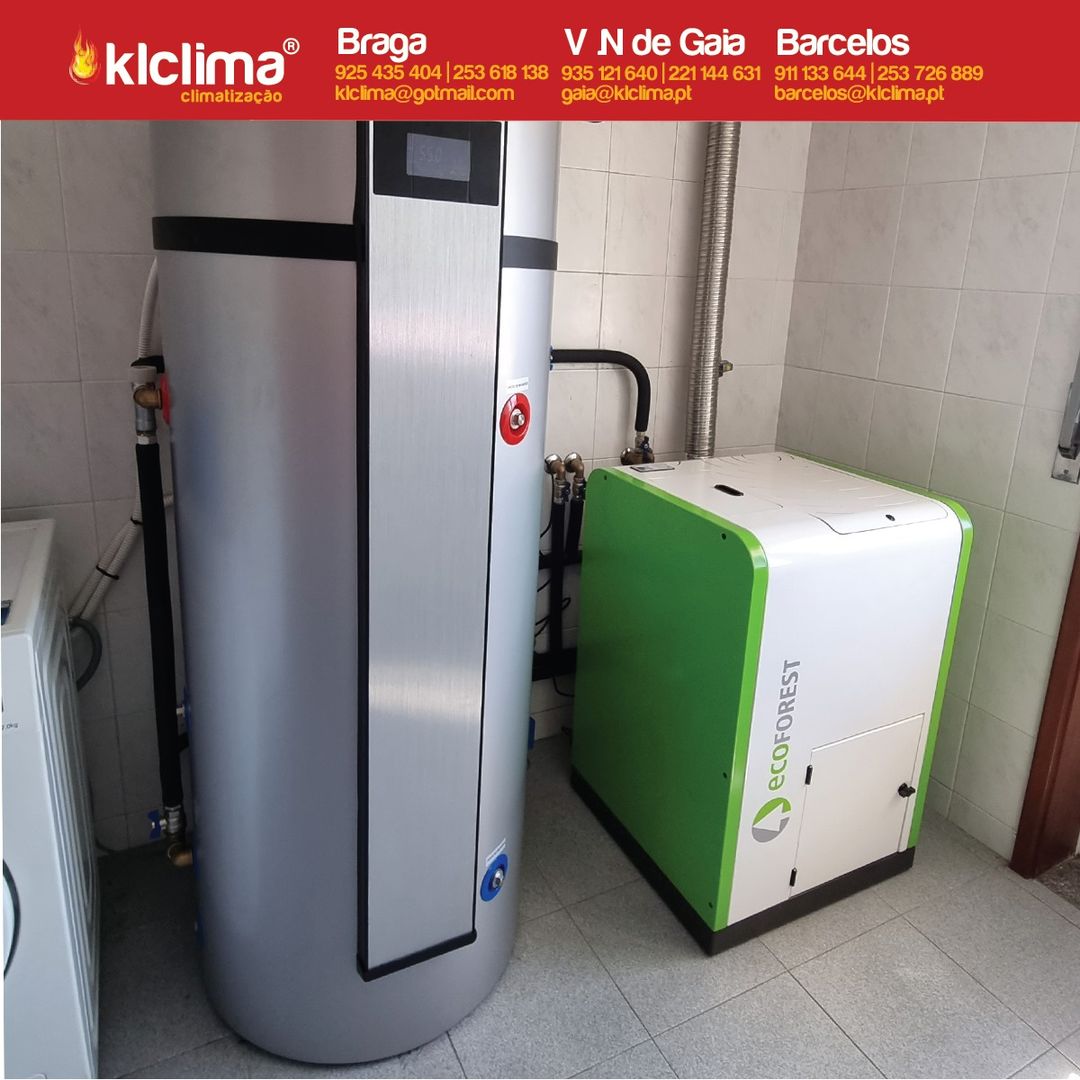 Instalações, Klclima Klclima クラシカルスタイルの 玄関&廊下&階段