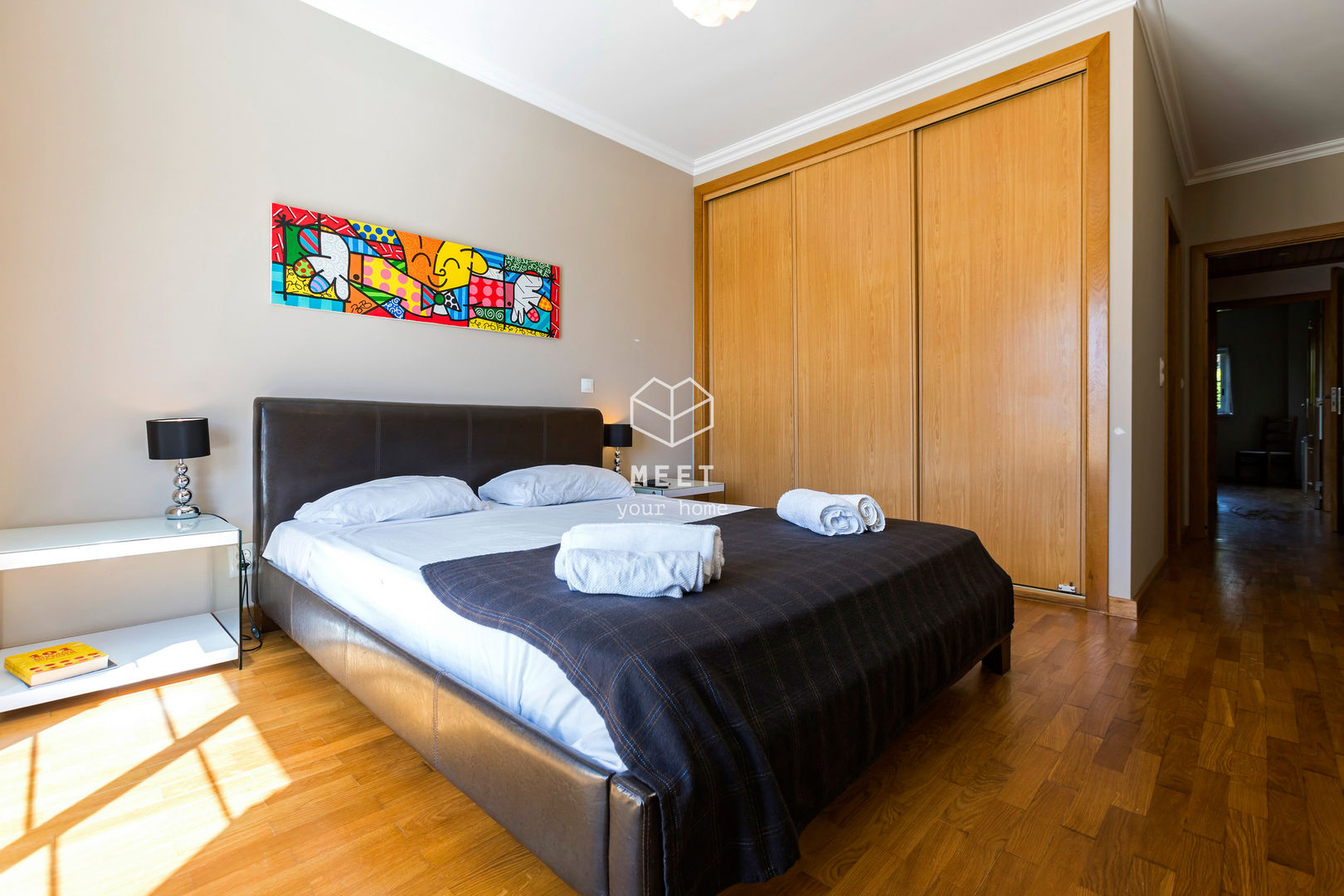 Cascais T2 • Condomínio fechado com piscina, jardim, terraço e garagem, MEET your home MEET your home Classic style bedroom