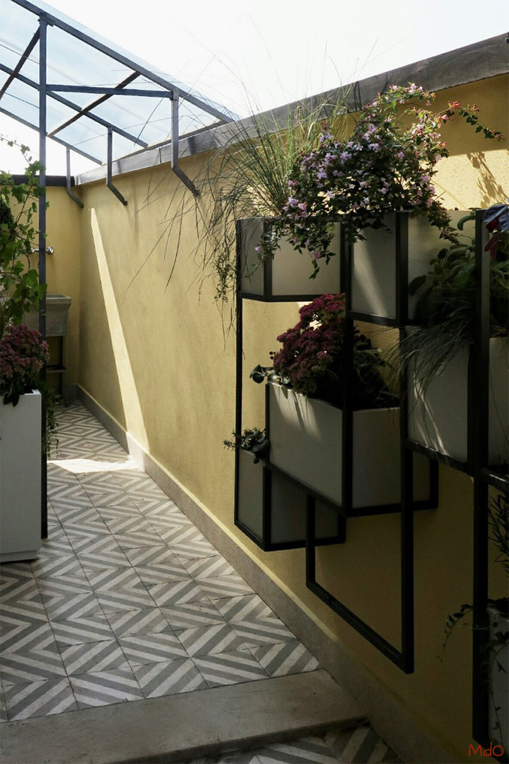 Quadro vegetale, MICOL DALL'OGLIO GARDEN DESIGN MICOL DALL'OGLIO GARDEN DESIGN Modern balcony, veranda & terrace