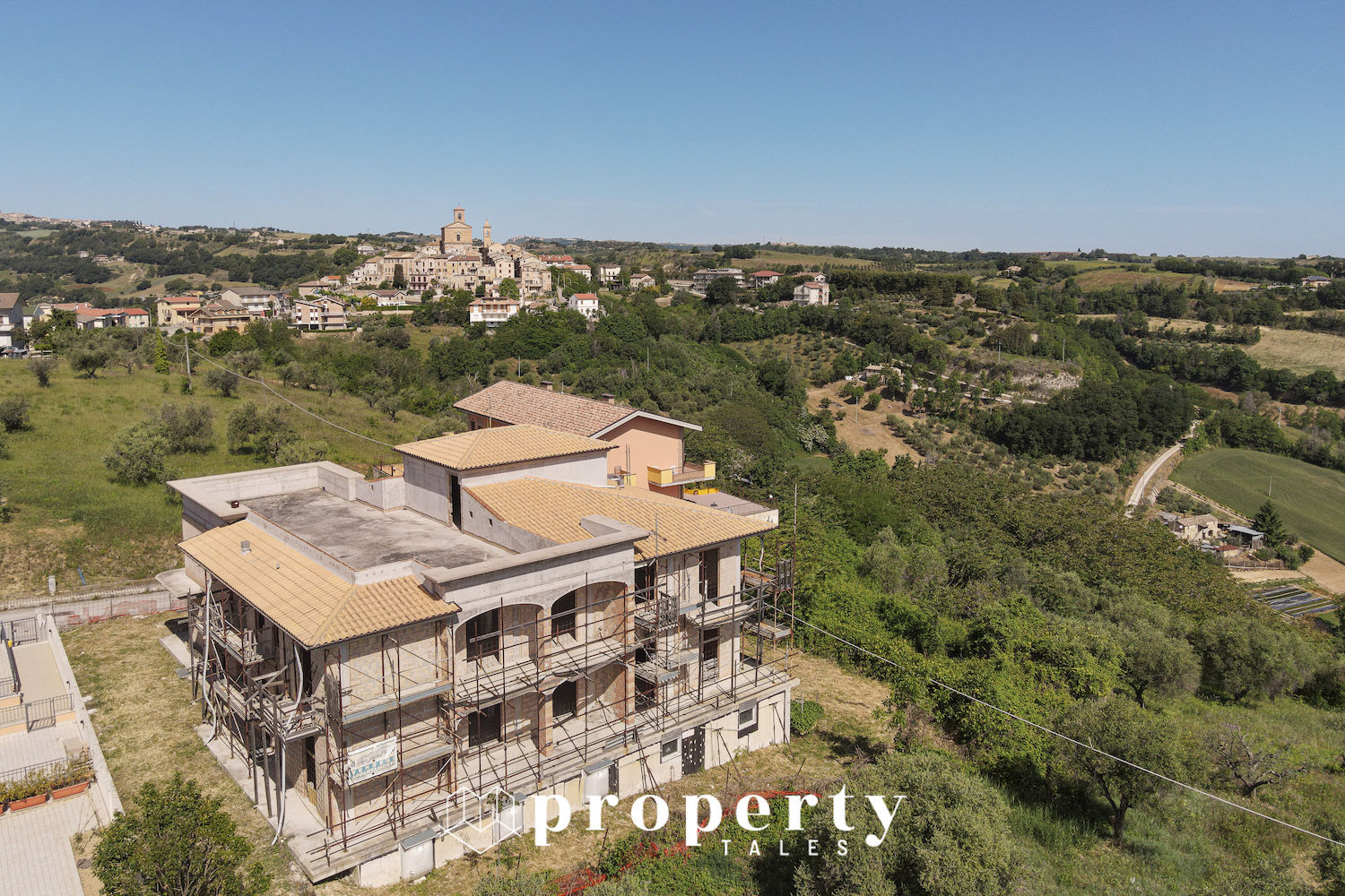 Marche: Proprietà che gode di questa posizione, PROPERTY TALES PROPERTY TALES Country house