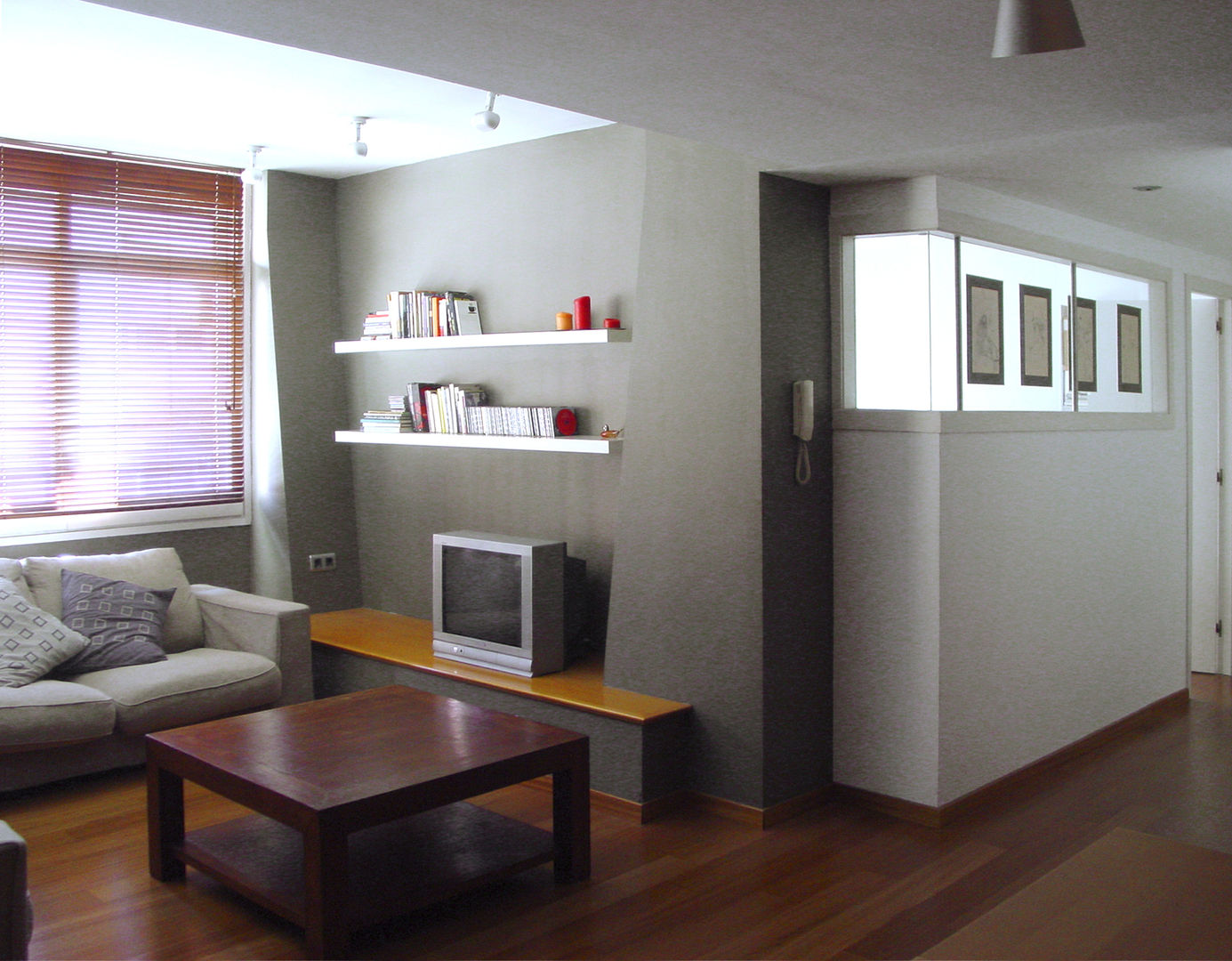 vivienda en calle Déu i Mata de Barcelona, Xavier Llagostera, arquitecto Xavier Llagostera, arquitecto Living room Concrete