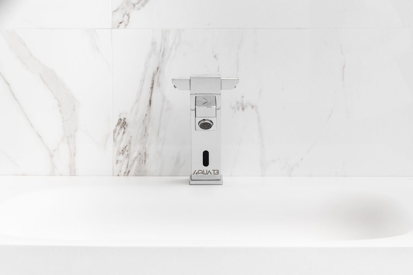 Modelo Quadra Aqua T3 - The Perfect Solution Casas de banho modernas Cobre/Bronze/Latão casa de banho, lavagem de mãos, torneira, torneira automática,Pia