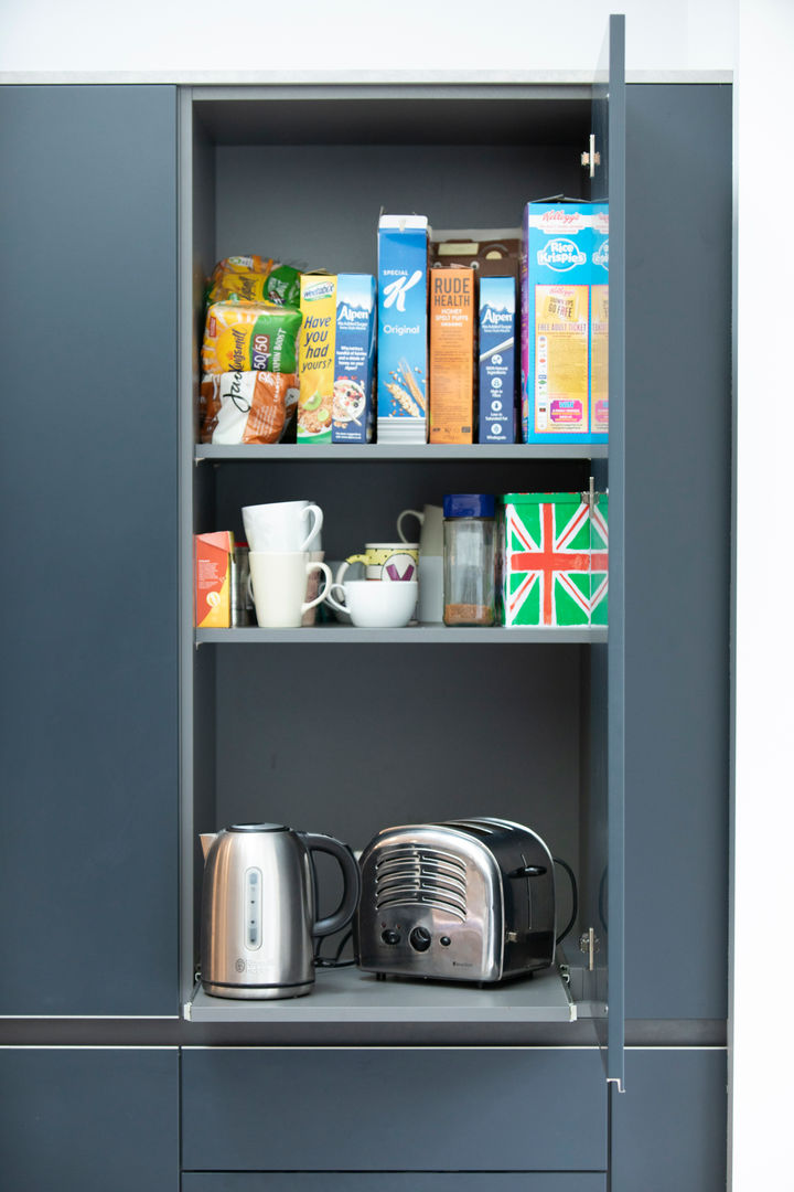 Hidden tea and coffee station Zara Kitchen Design Modern Mutfak Depo & Kiler