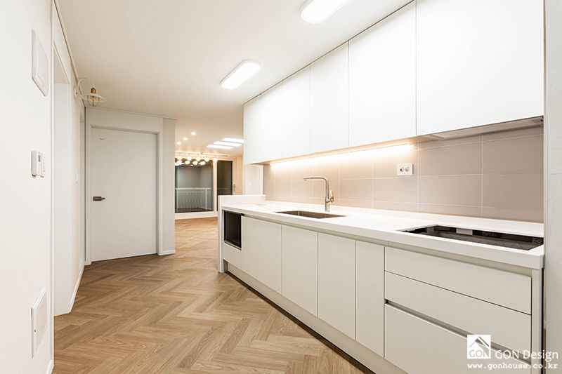현대 1차 아파트 25py, 곤디자인 (GON Design) 곤디자인 (GON Design) Kitchen