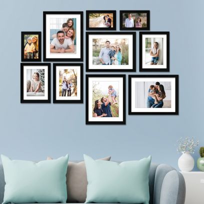 Photo Frame Designs that Brightens up your Memory, Samiksha Sharma Samiksha Sharma クラシカルスタイルの 寝室 アクセサリー＆デコレーション