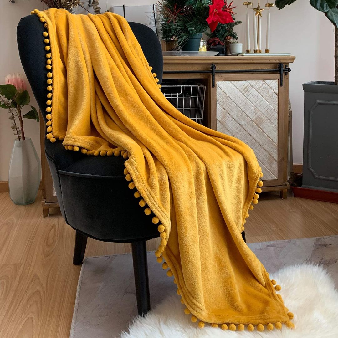 Blanket yellow, Press profile homify Press profile homify Other spaces
