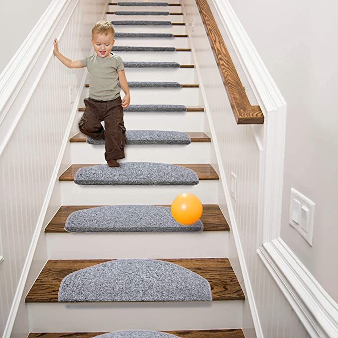 Staircase Carpet, Press profile homify Press profile homify 평지붕